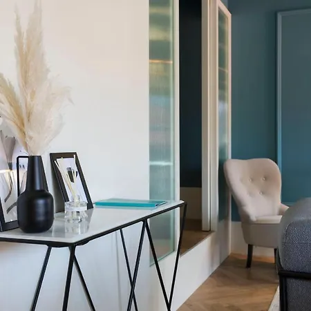 Ribeira Old Town Charming Flat W/ Ac By Lovelystay דירה