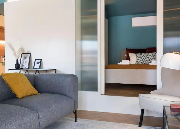 Ribeira Old Town Charming Flat W/ Ac By Lovelystay