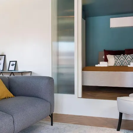 Ribeira Old Town Charming Flat W/ Ac By Lovelystay